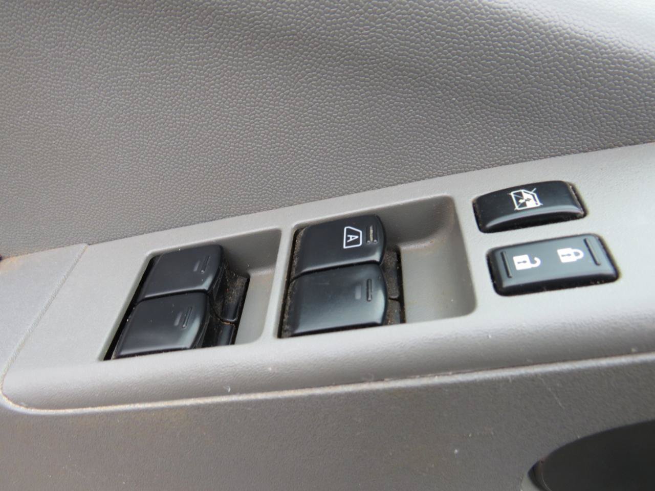 Used 2018 Nissan Frontier SV RWD image 12