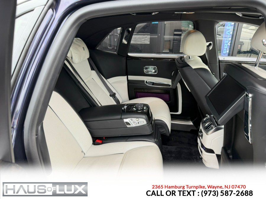 Used 2018 Rolls-Royce Ghost RWD image 30