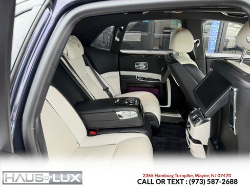 Used 2018 Rolls-Royce Ghost RWD image 30