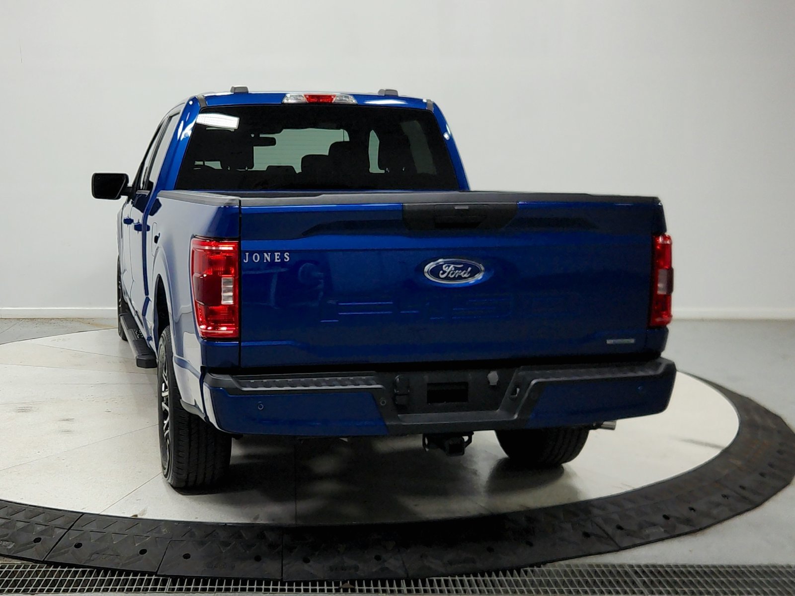 Used 2023 Ford F150 XLT RWD image 7