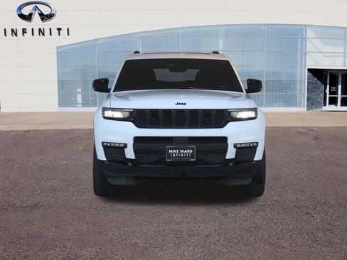 Used 2025 Jeep Grand Cherokee L Limited w/ Black Appearance Package AWD/4WD image 11