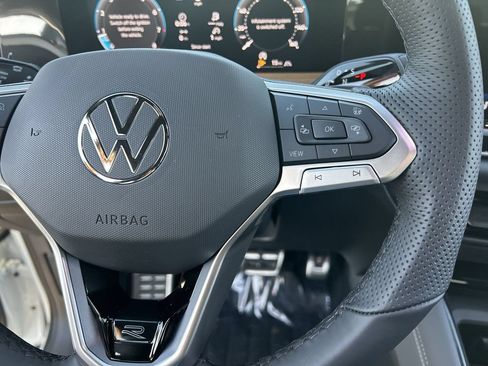 New 2026 Volkswagen Tiguan SEL R-Line AWD/4WD image 21