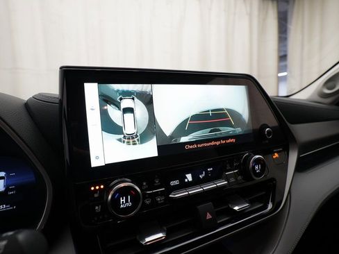 Used 2023 Toyota Highlander Limited image 20