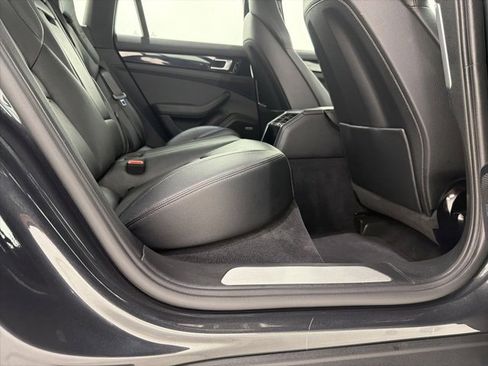 Used 2018 Porsche Panamera 4 image 23