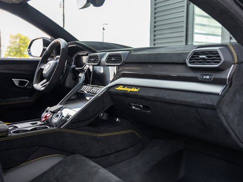 Used 2024 Lamborghini Urus Performante image 52