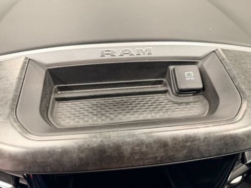 Used 2020 RAM 1500 Big Horn AWD/4WD image 23