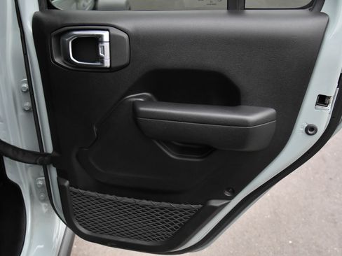 Used 2024 Jeep Wrangler Willys image 41