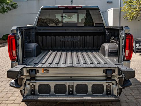 Used 2024 GMC Sierra 1500 AT4 w/ Technology Package AWD/4WD image 22