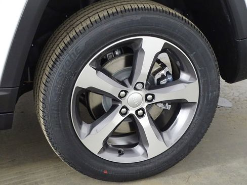 New 2025 Jeep Grand Cherokee L Limited w/ Luxury Tech Group II image 50