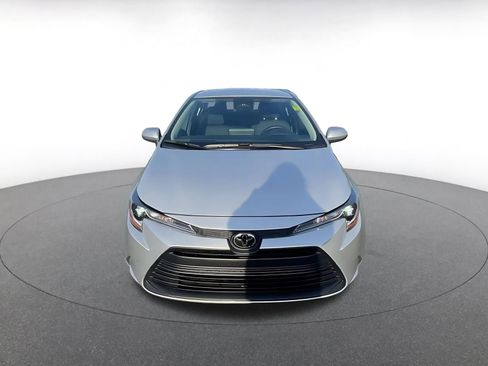 Used 2025 Toyota Corolla LE image 4