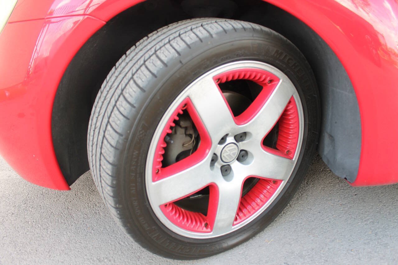 Used 2001 Volkswagen Beetle Sport FWD image 10