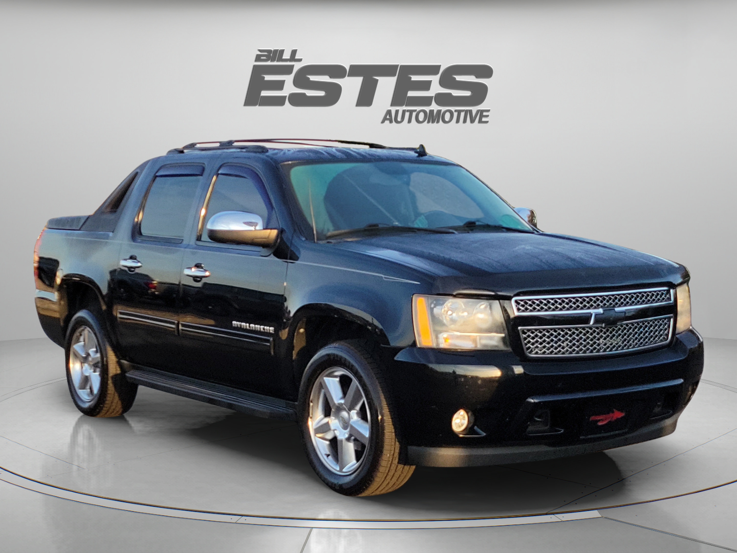 Used 2011 Chevrolet Avalanche LS w/ Regional Value Package AWD/4WD image 5