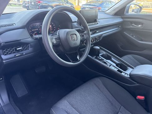 Used 2023 Honda Accord EX image 10