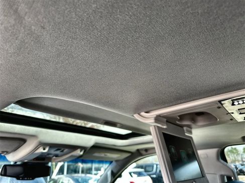 Used 2019 GMC Yukon XL Denali w/ Denali Ultimate Package image 19