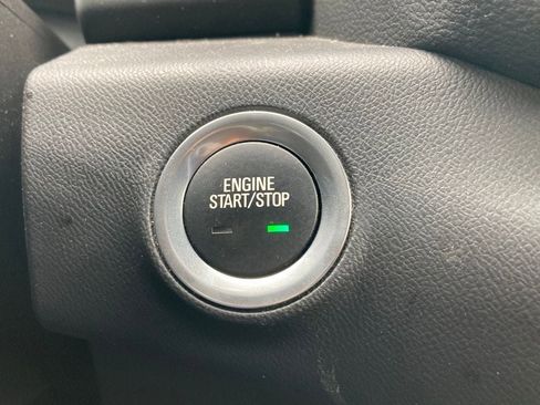 Used 2024 GMC Terrain SLE FWD image 18