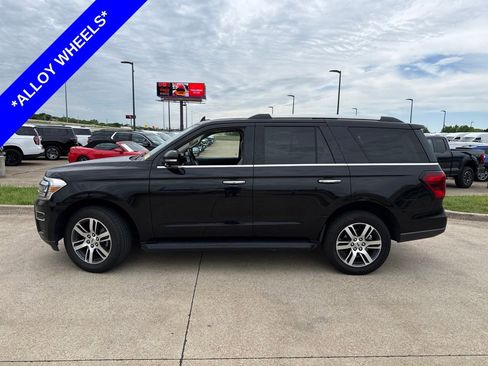Used 2024 Ford Expedition Limited RWD image 3