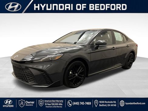 Used 2026 Toyota Camry SE FWD image 1