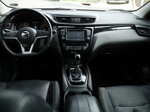 Used 2018 Nissan Rogue Sport SL w/ SL Premium Package image 28