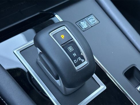 New 2025 Mitsubishi Outlander SE image 22