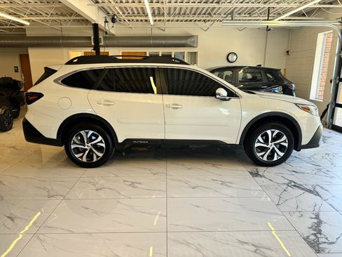 Used 2022 Subaru Outback Limited AWD/4WD image 4