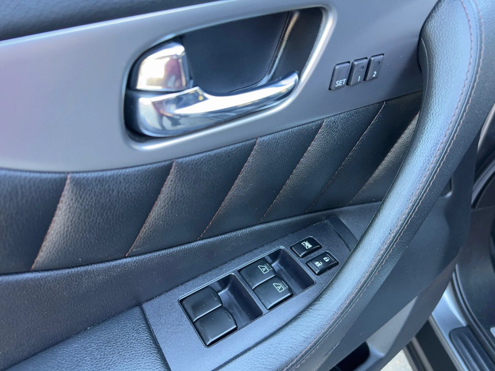 Used 2012 INFINITI FX35 2WD w/ Premium Pkg image 13