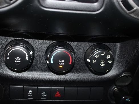 Used 2016 Jeep Wrangler Unlimited Sport w/ Quick Order Package 24S AWD/4WD image 29
