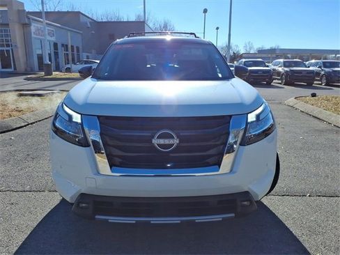 Certified 2024 Nissan Pathfinder SL image 20