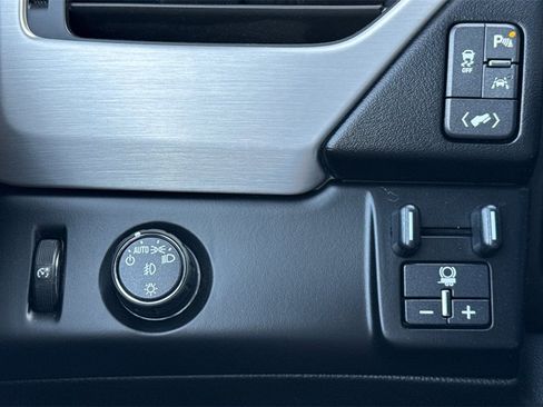 Used 2017 GMC Yukon SLT w/ Open Road Package image 36