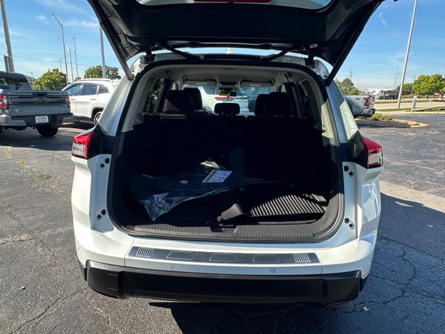 Certified 2025 Nissan Rogue SV AWD/4WD image 13
