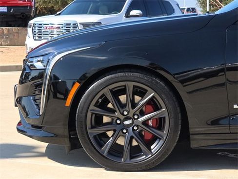 Used 2025 Cadillac CT4 V image 5