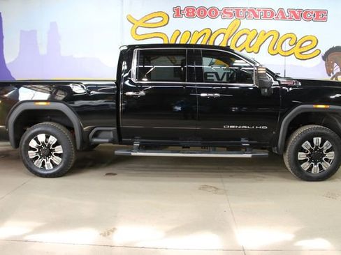 Used 2024 GMC Sierra 2500 Denali w/ Denali Reserve Package AWD/4WD image 1