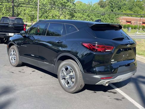 Used 2023 Chevrolet Blazer LT FWD image 7