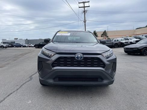 Used 2022 Toyota RAV4 LE AWD/4WD image 5