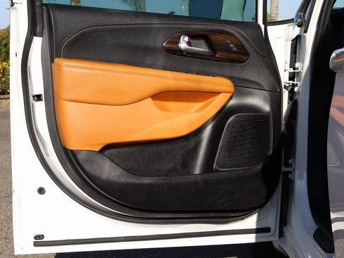 Used 2022 Chrysler Pacifica Pinnacle image 14