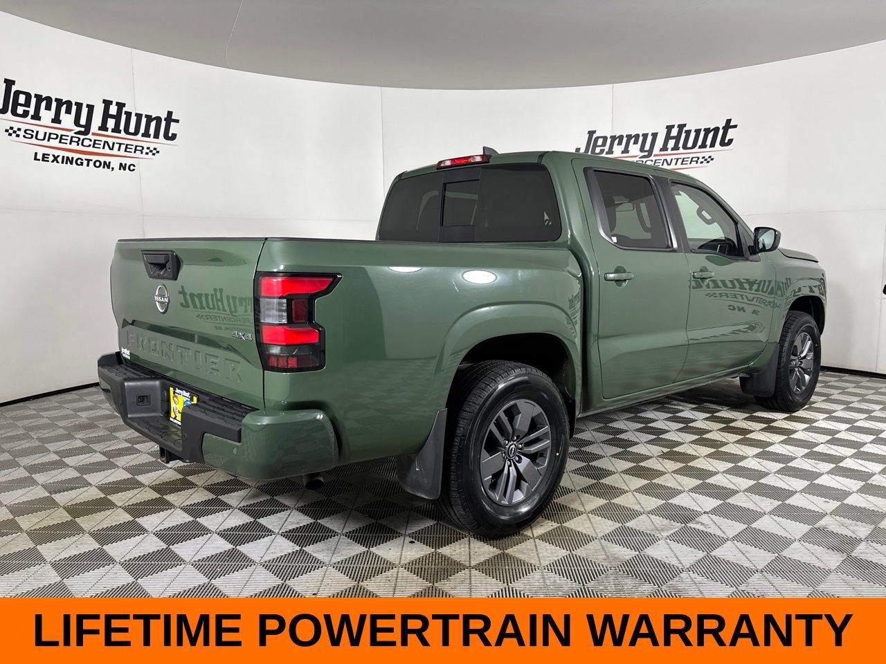 Used 2025 Nissan Frontier SV w/ SV Convenience Package AWD/4WD image 6