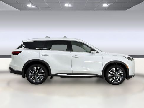Used 2026 INFINITI QX60 Luxe w/ Cargo Package FWD image 8