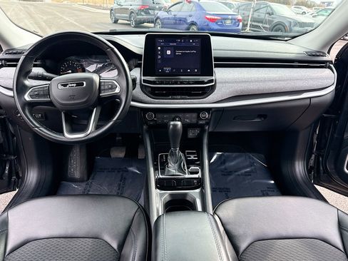 Used 2022 Jeep Compass Latitude w/ Convenience Group image 3