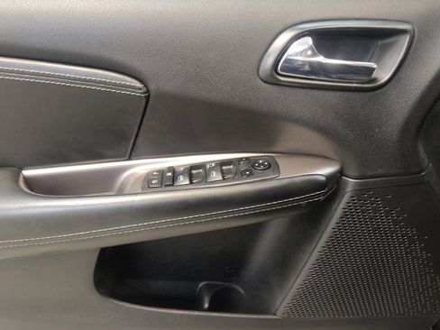Used 2019 Dodge Journey SE FWD image 27