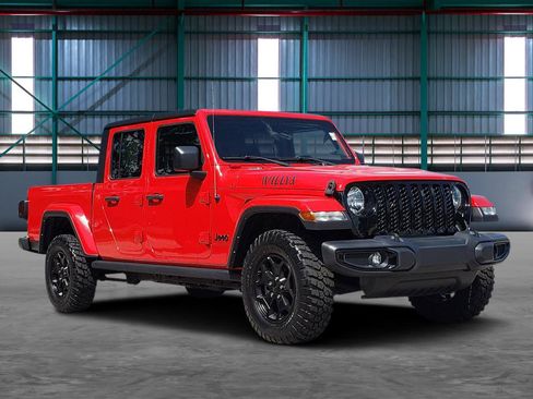 Used 2022 Jeep Gladiator Sport AWD/4WD image 6