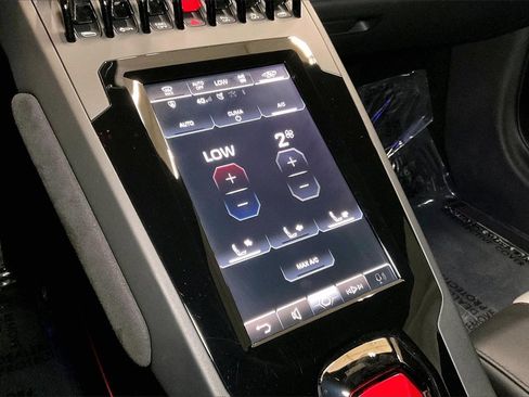 Used 2022 Lamborghini Huracan EVO image 33