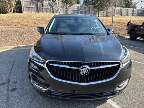 Used 2018 Buick Enclave Premium w/ Experience Buick Package image 2