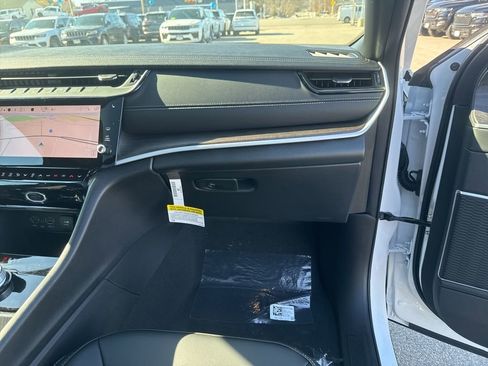 New 2026 Jeep Grand Cherokee Limited image 30