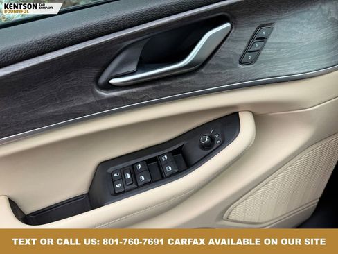 Used 2024 Jeep Grand Cherokee Limited image 22