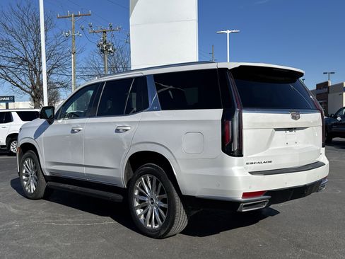Used 2021 Cadillac Escalade Premium Luxury image 14