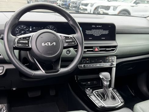Certified 2024 Kia Seltos SX w/ SX Sunroof Package AWD/4WD image 26