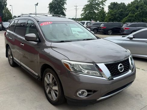 Used 2014 Nissan Pathfinder Platinum w/ Platinum Premium Package AWD/4WD image 2