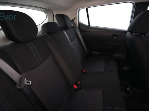 Used 2025 Nissan Leaf S FWD image 5