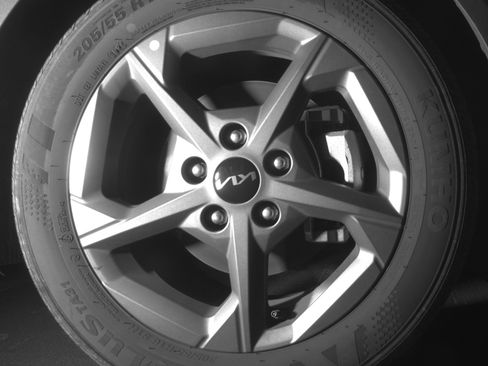 Used 2025 Kia K4 LXS image 13