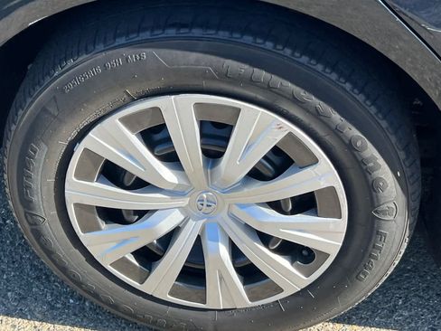 Used 2021 Toyota Camry LE FWD image 17