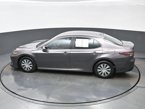 Used 2023 Toyota Camry LE image 37